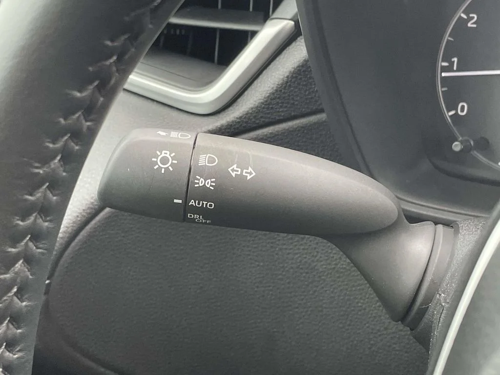 2025 Toyota Corolla Cross LE - Photo 12