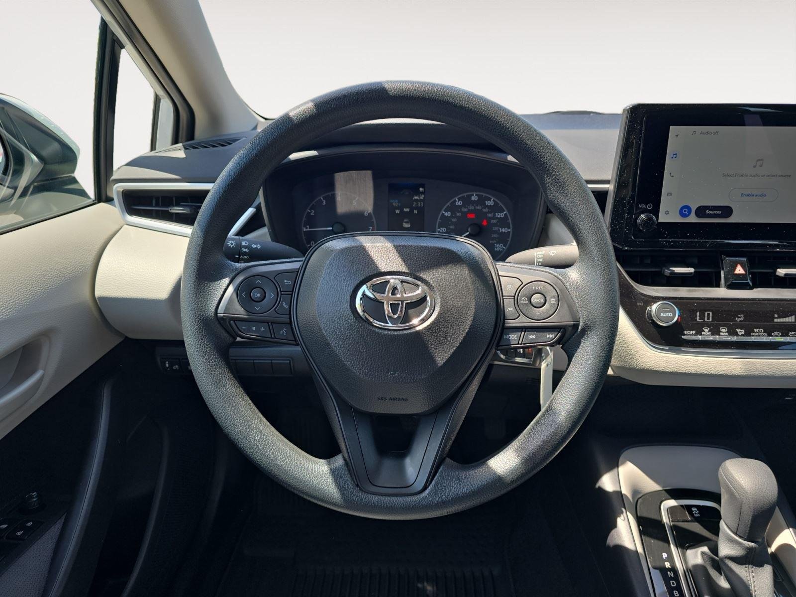 Used 2025 Ice Cap Toyota LE image 11