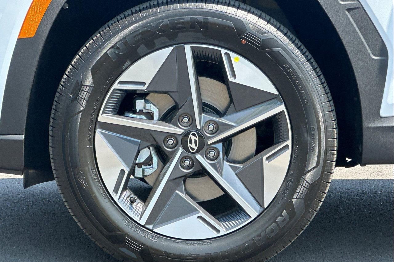 New 2026 White Hyundai SEL AWD image 24