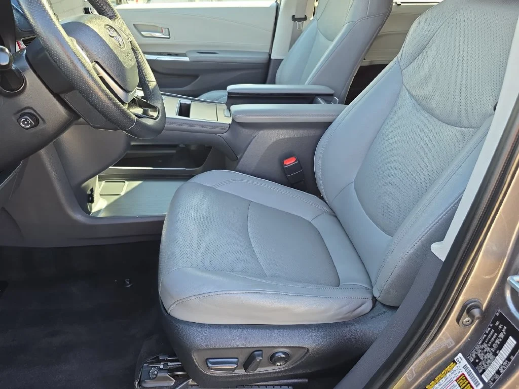 Used 2022 Gray Toyota Limited image 17