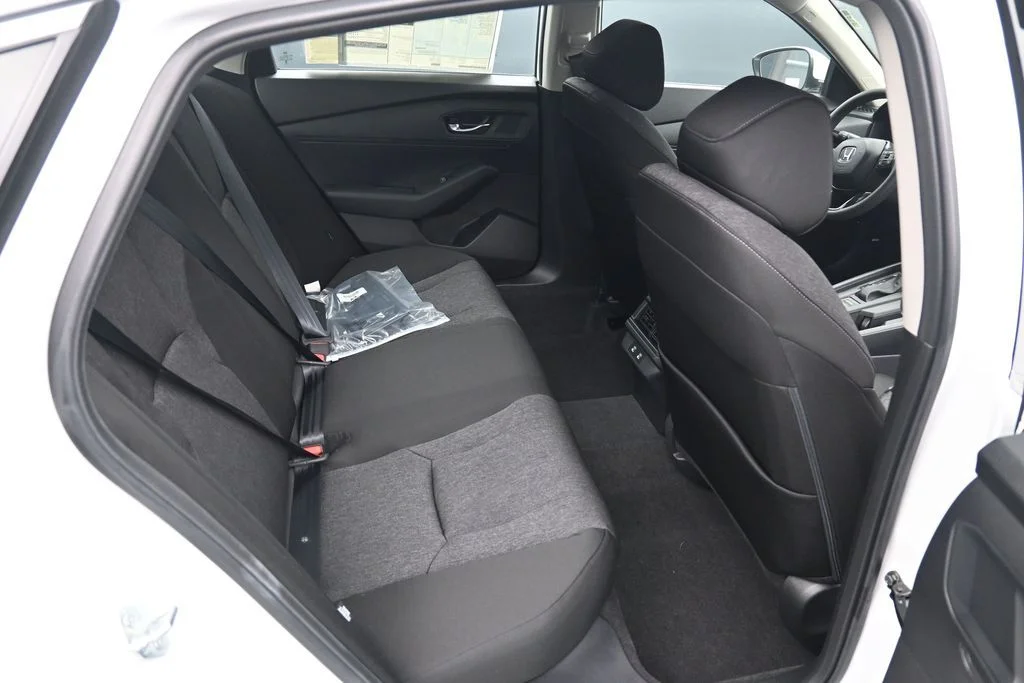 New 2026 Platinum White Pearl Honda LX image 11