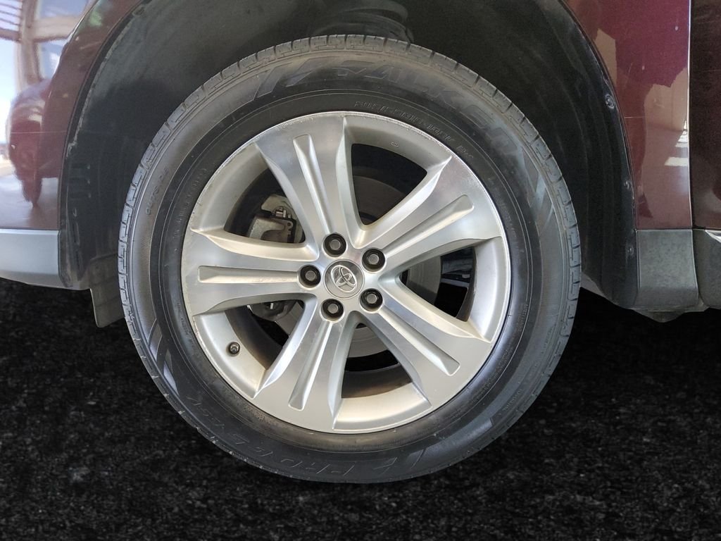Used 2012 Red Toyota Limited image 27