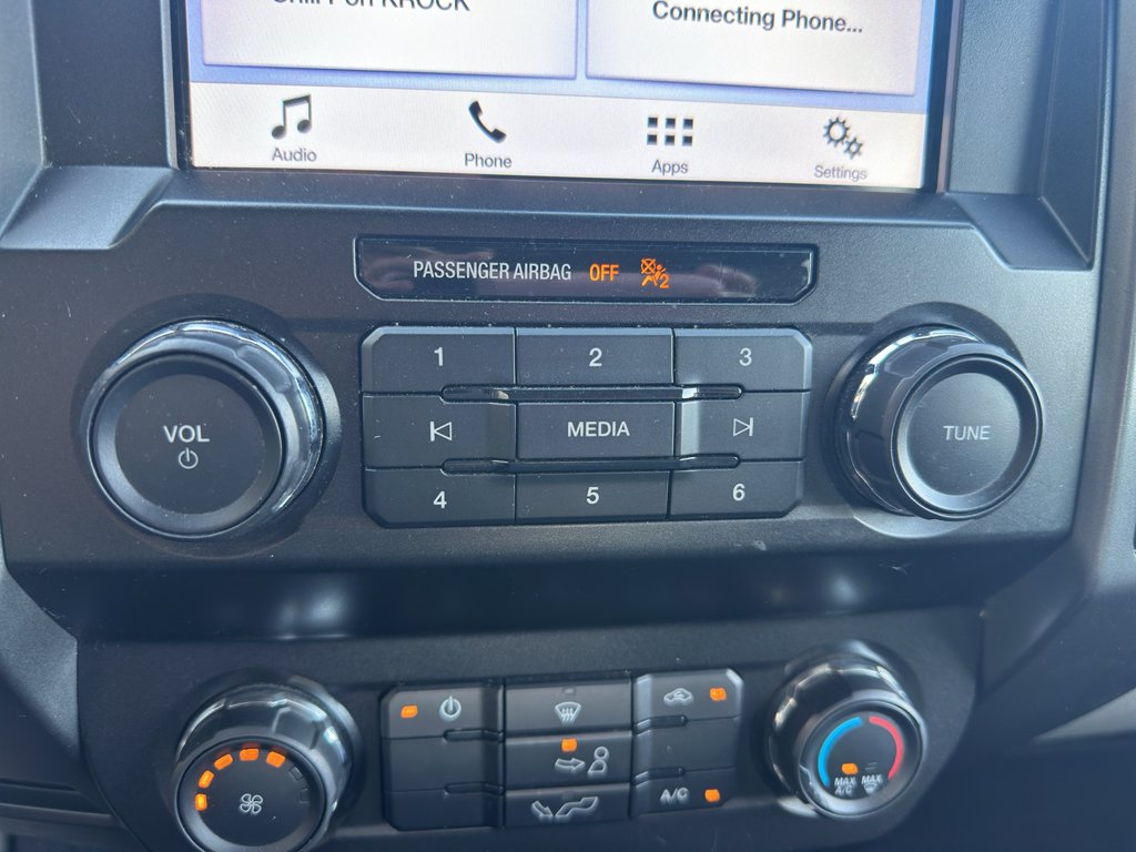 Used 2019 Oxford White Ford XLT image 3