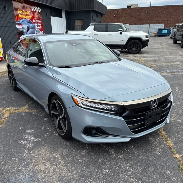 Used 2022 Still Night Pearl Honda Sport image 5