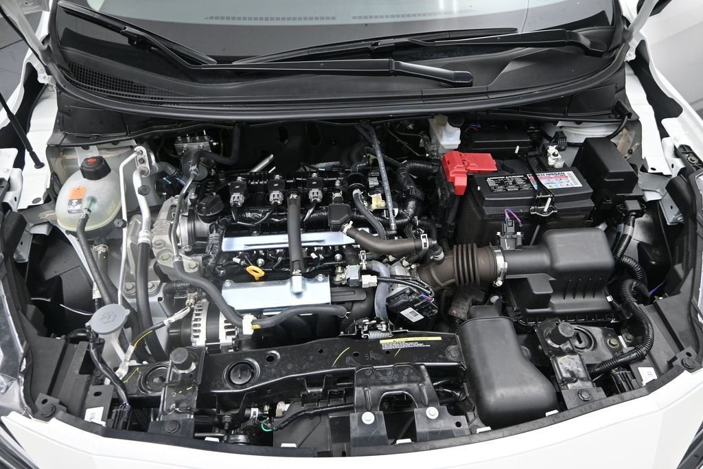 Used 2025 White Nissan 1.6 SV image 27