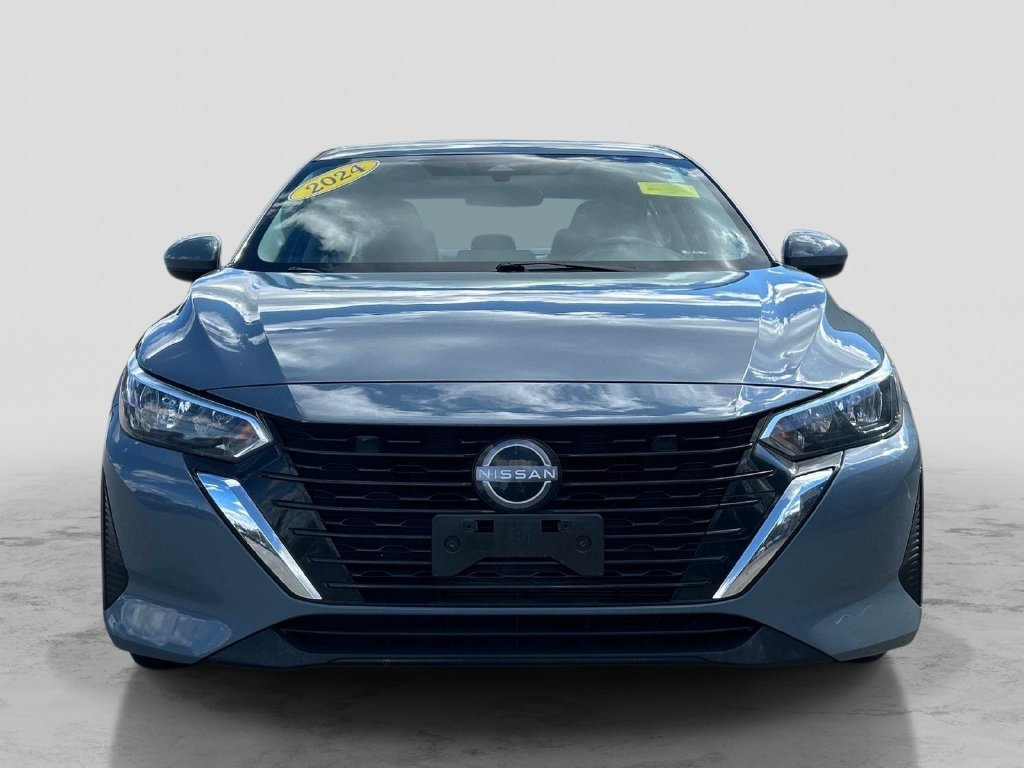 Used 2024 Gray Nissan SV image 8