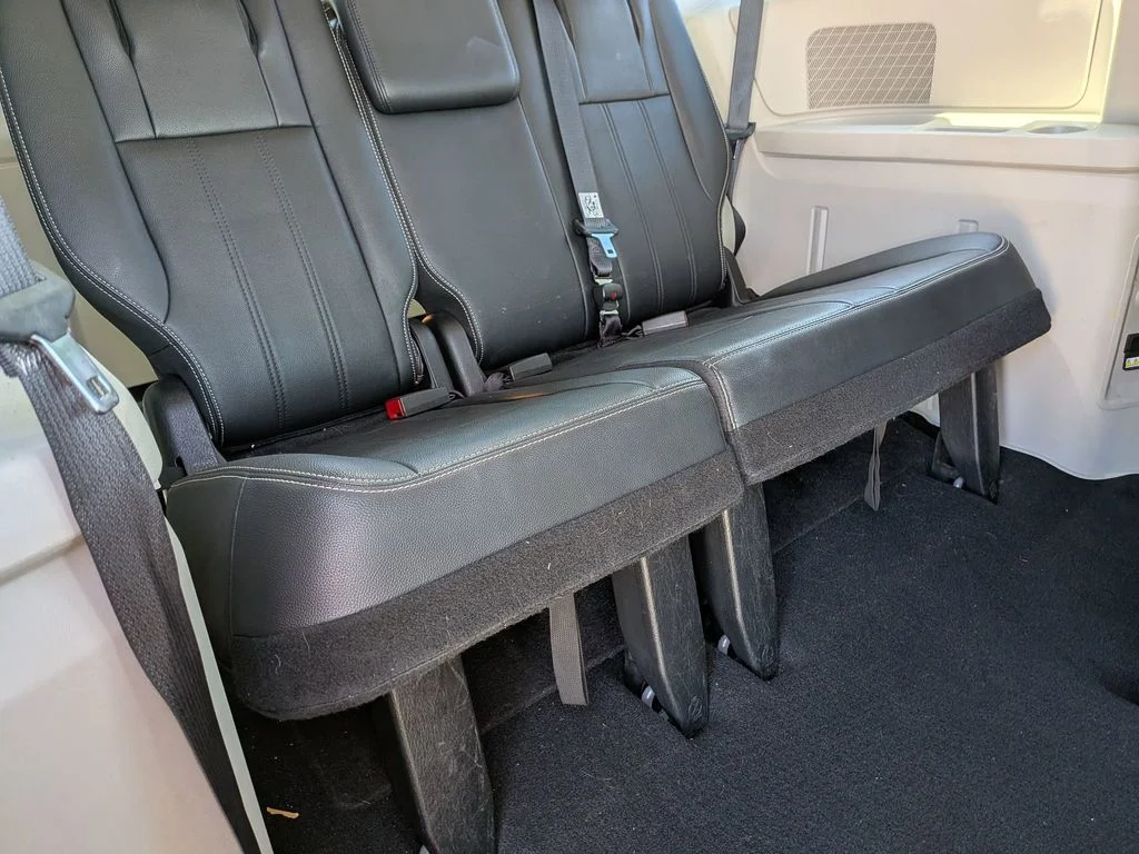 Used 2015 Gray Chrysler LX image 27