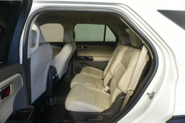 Used 2021 Star White Ford Platinum image 26
