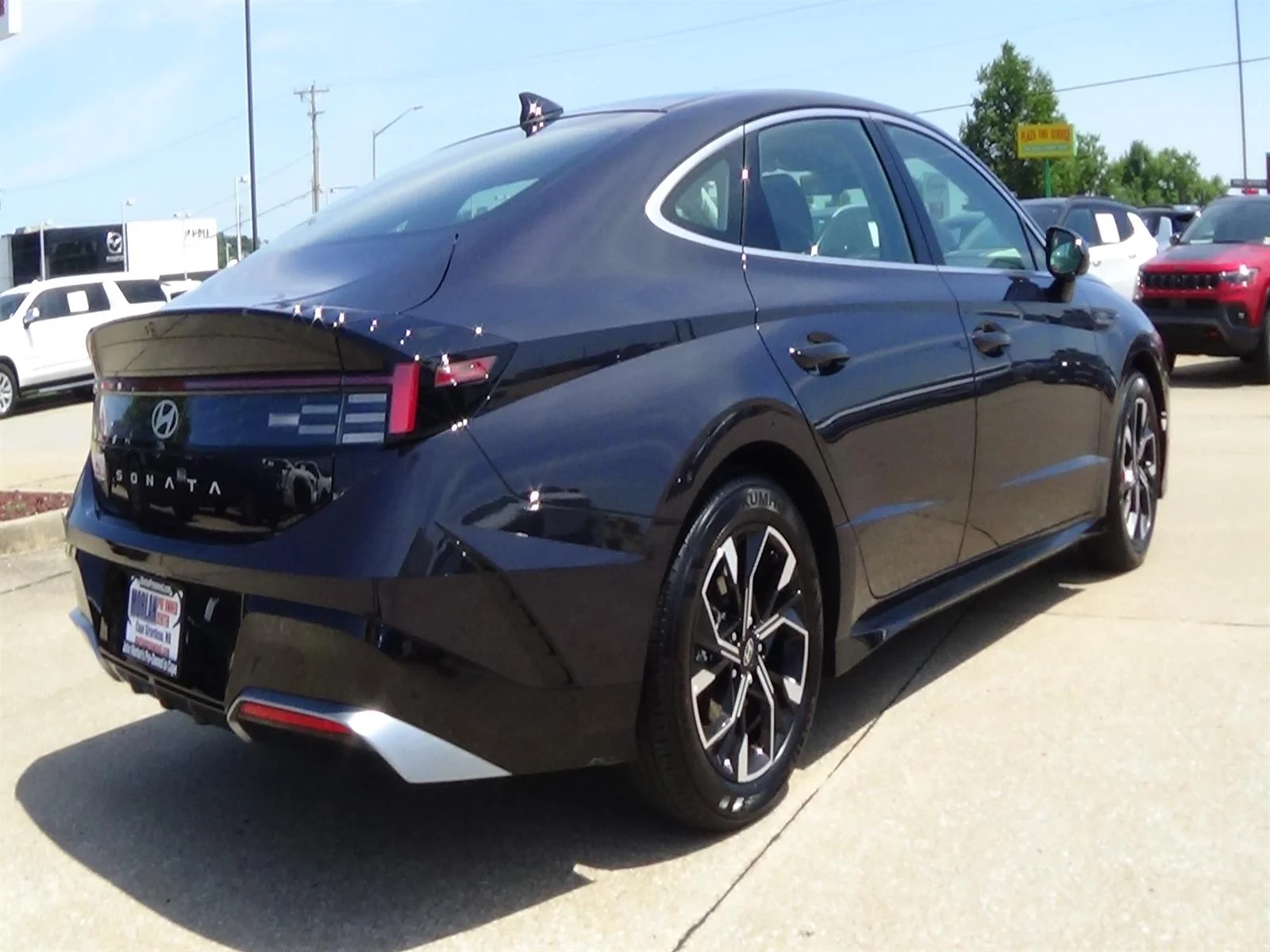 Used 2025 Carbon Blue Pearl (xb9) Hyundai SEL image 6