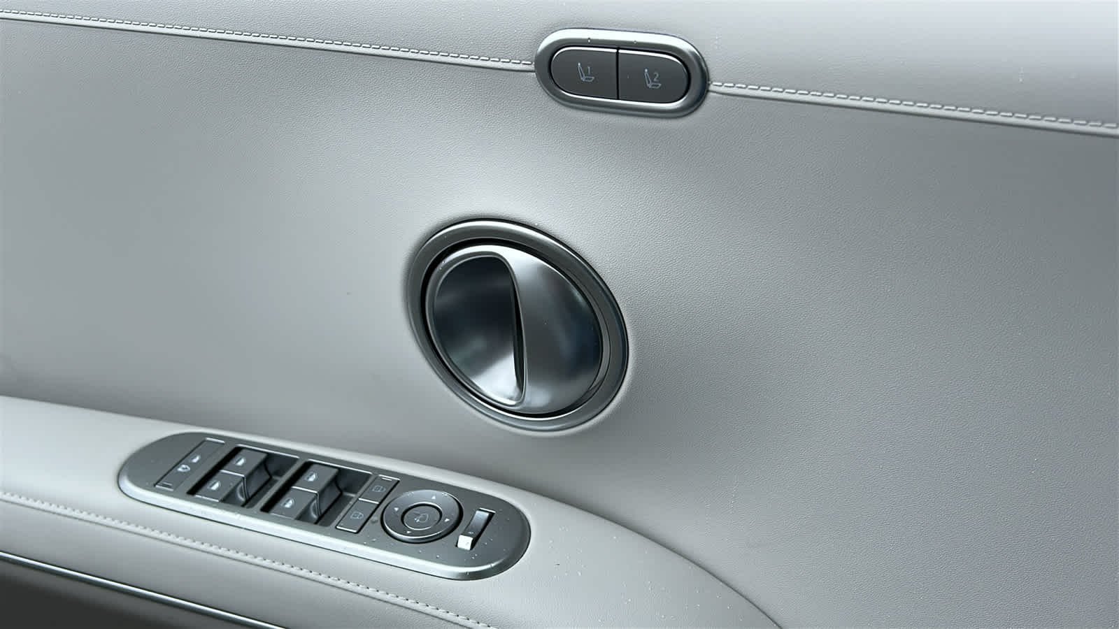New 2026 Creamy White Pearl Hyundai SEL Premium AWD image 22