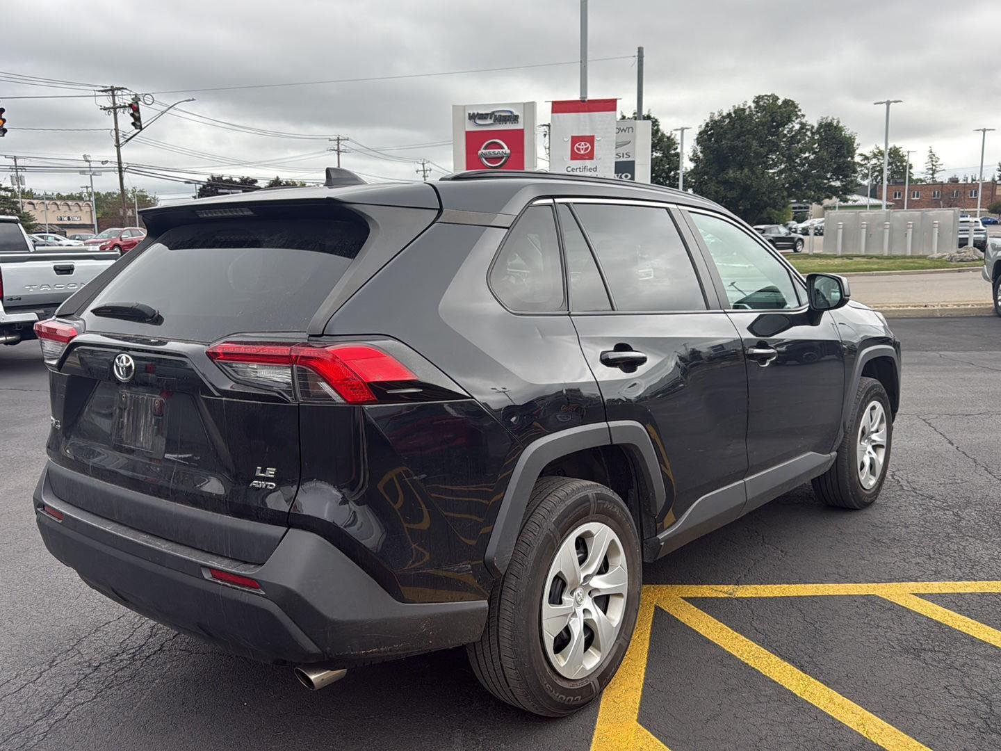 Used 2020 Midnight Black Metallic Toyota LE image 3