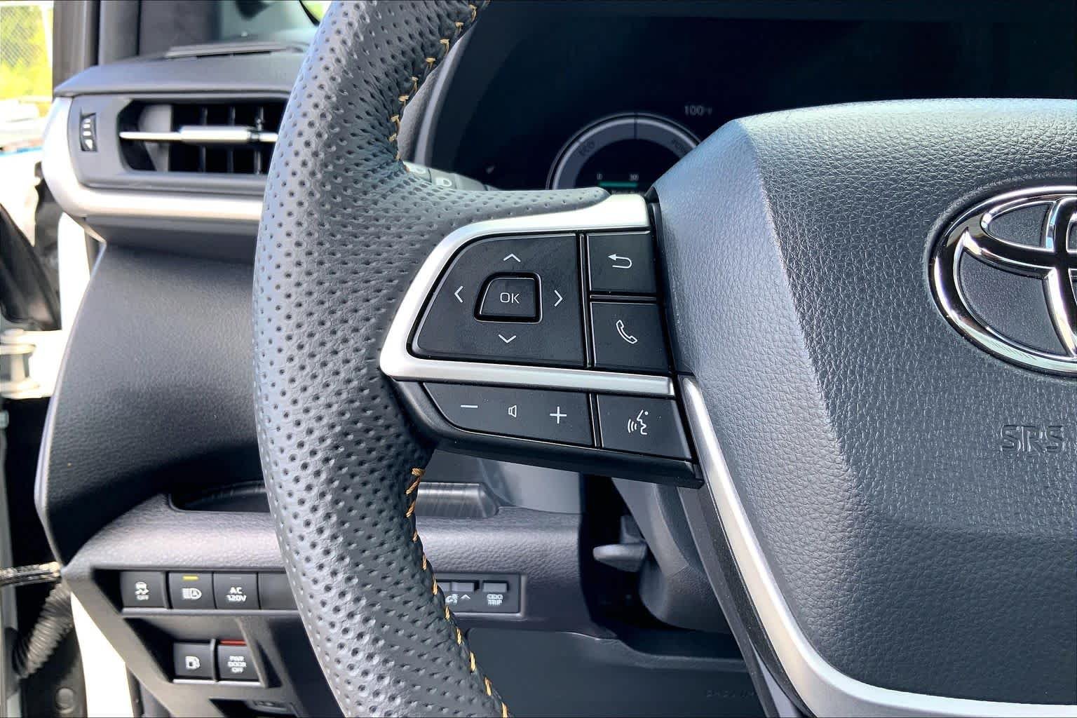 Used 2026 Ice Cap Toyota Woodland Edition image 23