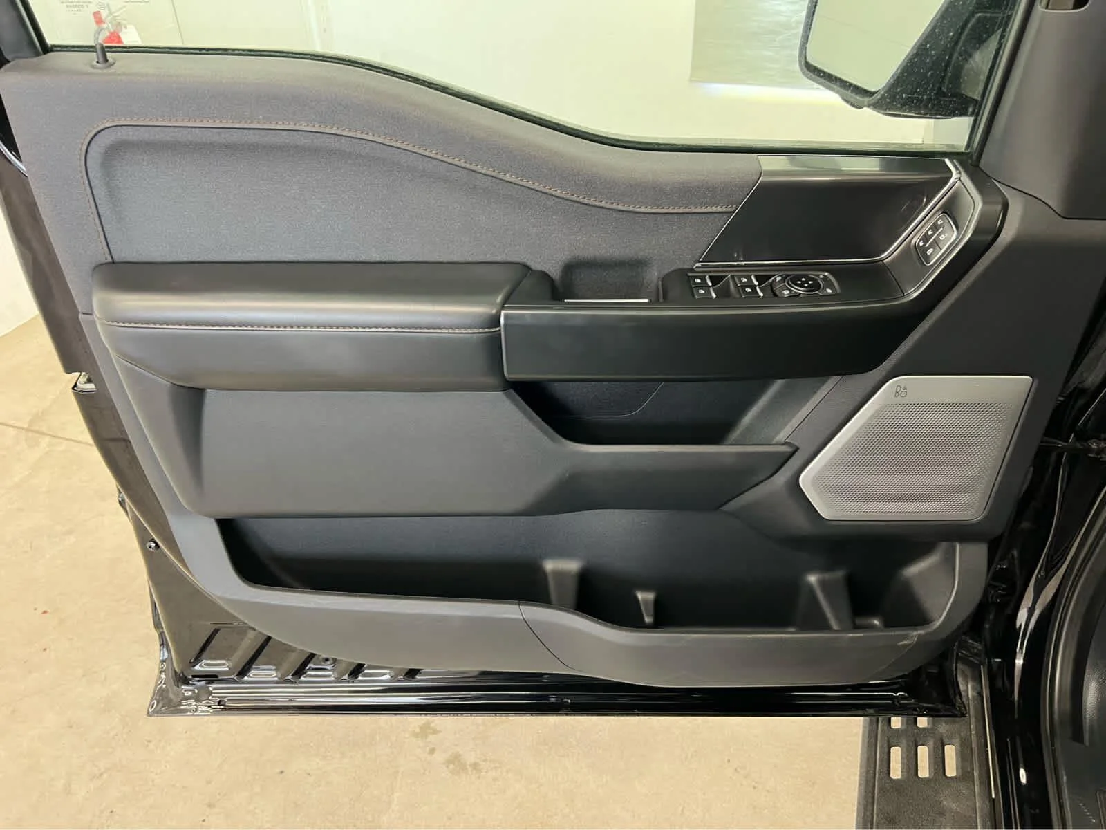 2023 Ford F-150 Raptor - Photo 12