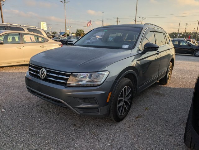 Used 2019 Gray Volkswagen 2.0T SE image 1