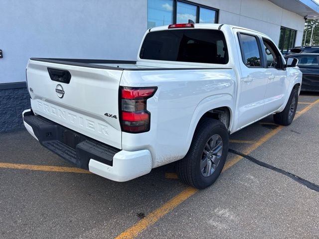 Certified Used 2025 Glacier White Nissan Crew Cab SV image 5