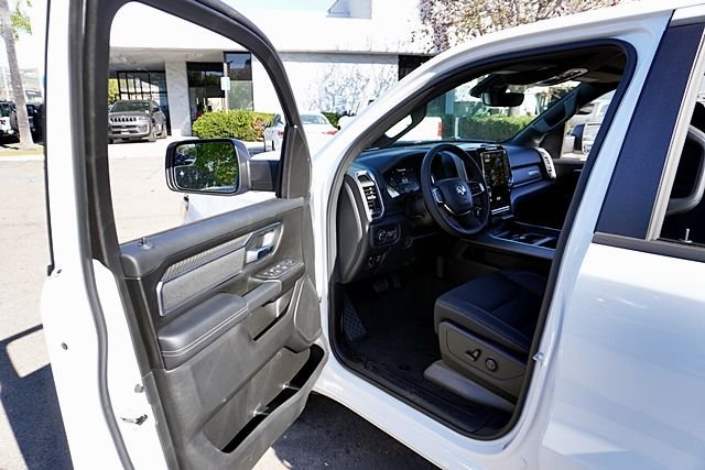 New 2026 Bright White Clear-Coat Exterior Paint RAM Big Horn Night Edition image 44