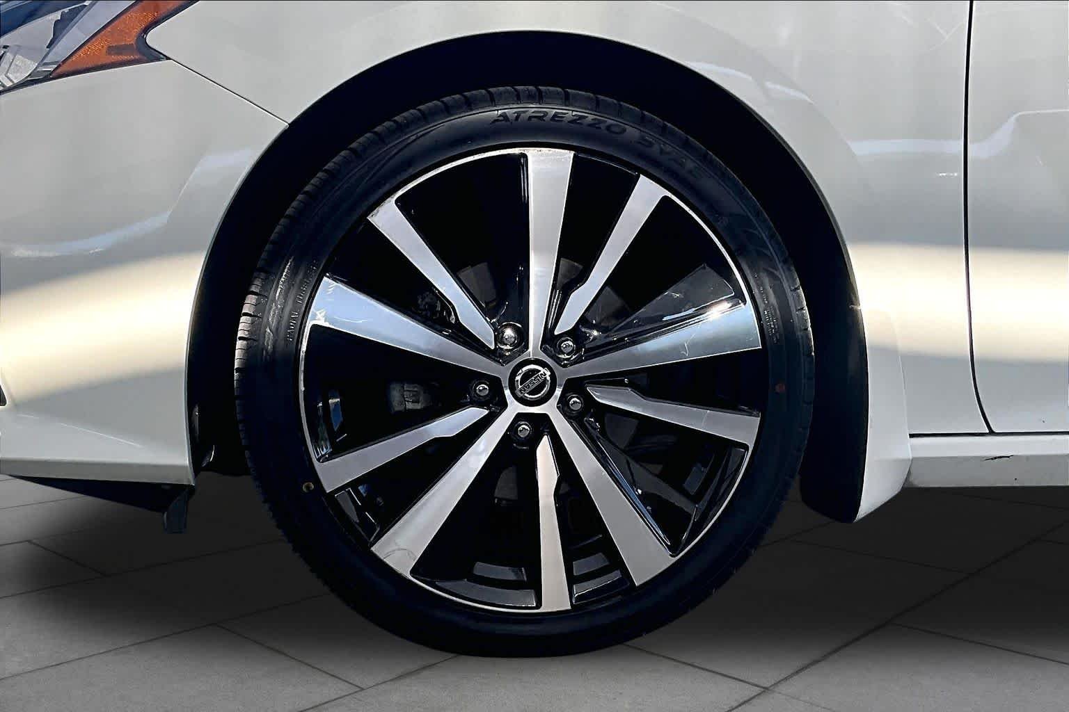 Certified Used 2022 Pearl White Tricoat Nissan 2.5 SR image 11