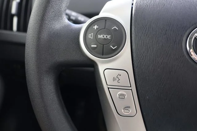 Used 2015 Silver Toyota Three image 11