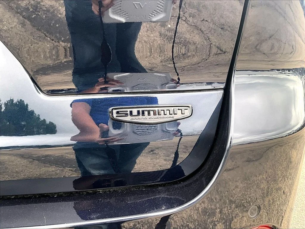 Used 2023 Black Jeep Summit image 28