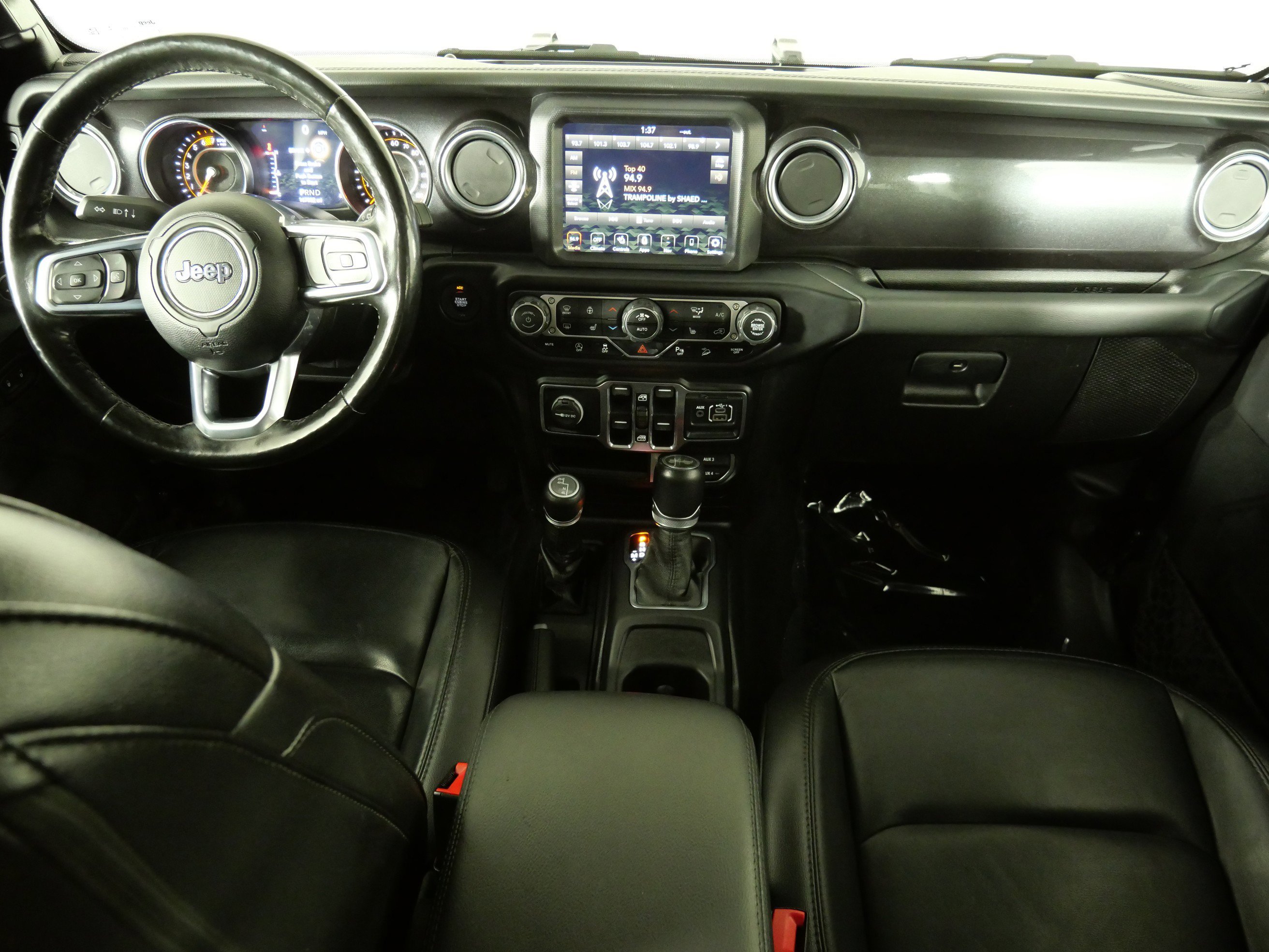 Used 2020 Black Clearcoat Jeep Sahara Altitude image 10