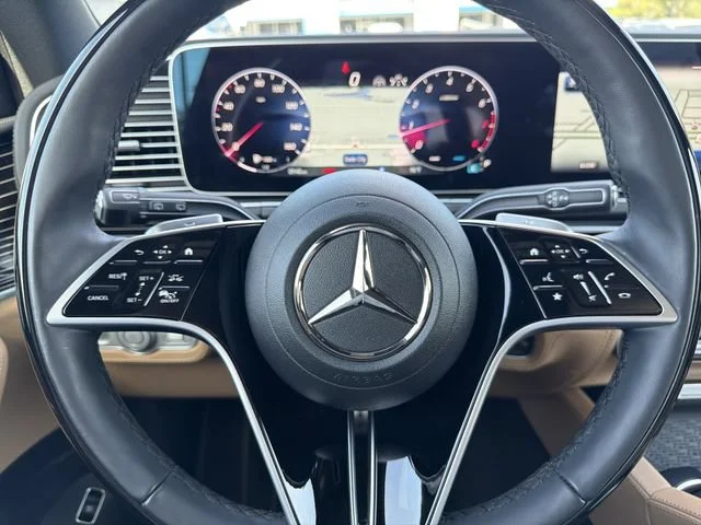 Used 2026 Blue Mercedes-Benz 4MATIC® image 31