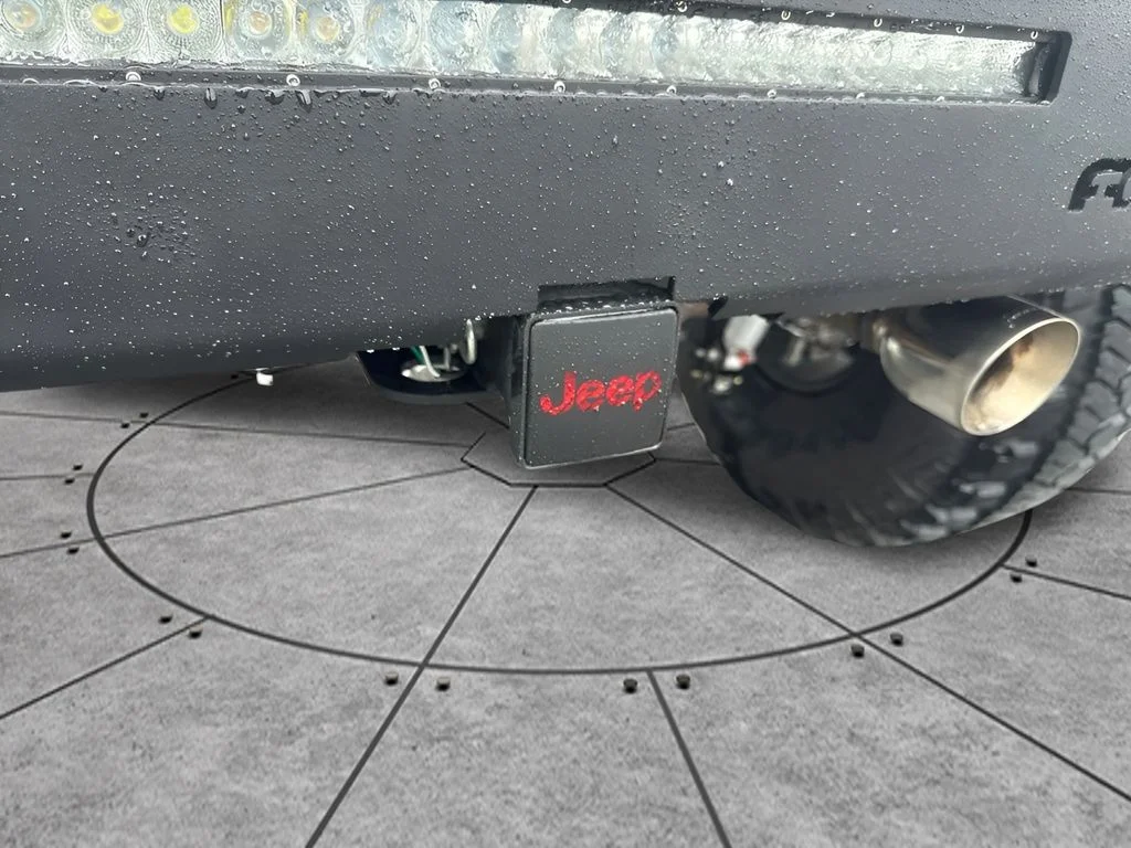 Used 2018 White Jeep Unlimited Sahara image 18