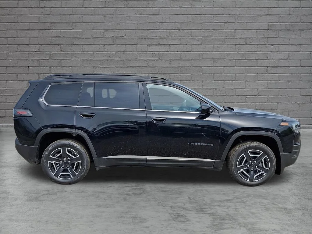 New 2026 Diamond Black Crystal Pearlcoat Jeep Laredo image 9