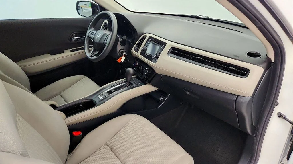 Used 2021 Platinum White Pearl Honda LX 2WD CVT image 24