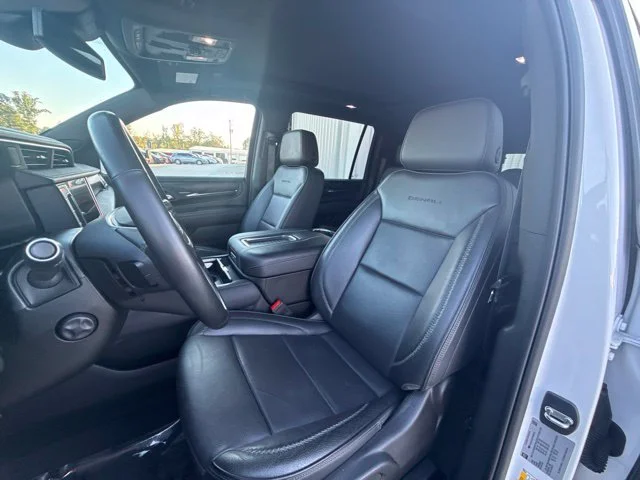Used 2023 White GMC Denali image 24