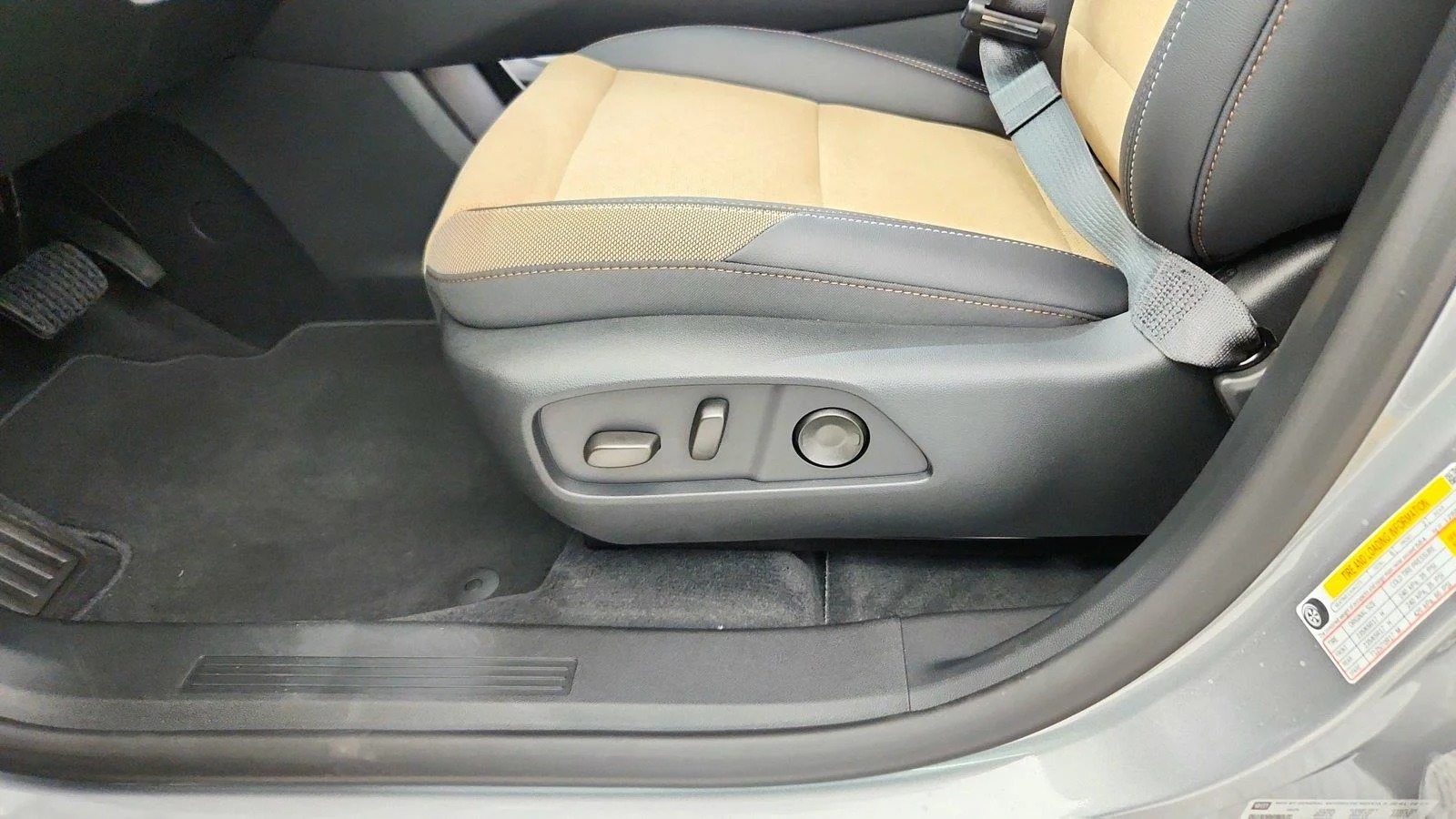 2027 Chevrolet Equinox ACTIV - Photo 15