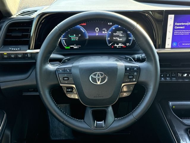 Used 2025 White Toyota XLE image 14