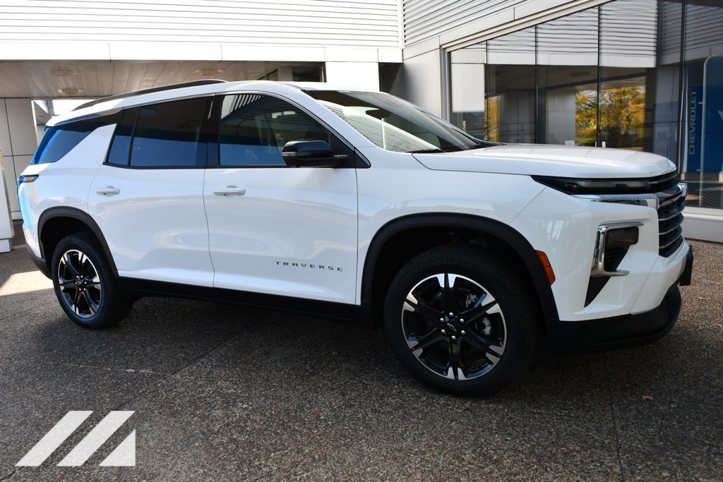 2027 Chevrolet Traverse LT - Photo 10