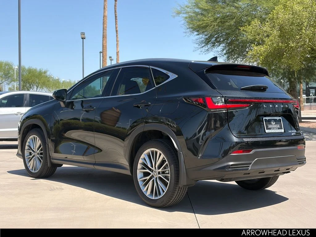 Used 2025 Black Lexus 350h Luxury image 3