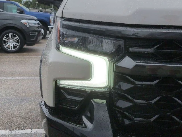 Used 2026 White Chevrolet ZR2 image 10