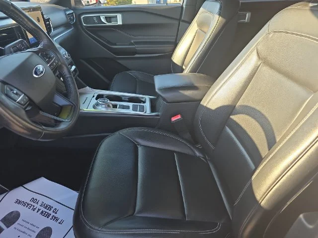 Used 2020 Silver Ford XLT image 17