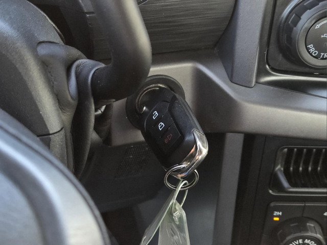 Used 2024 Gray Ford XLT image 17