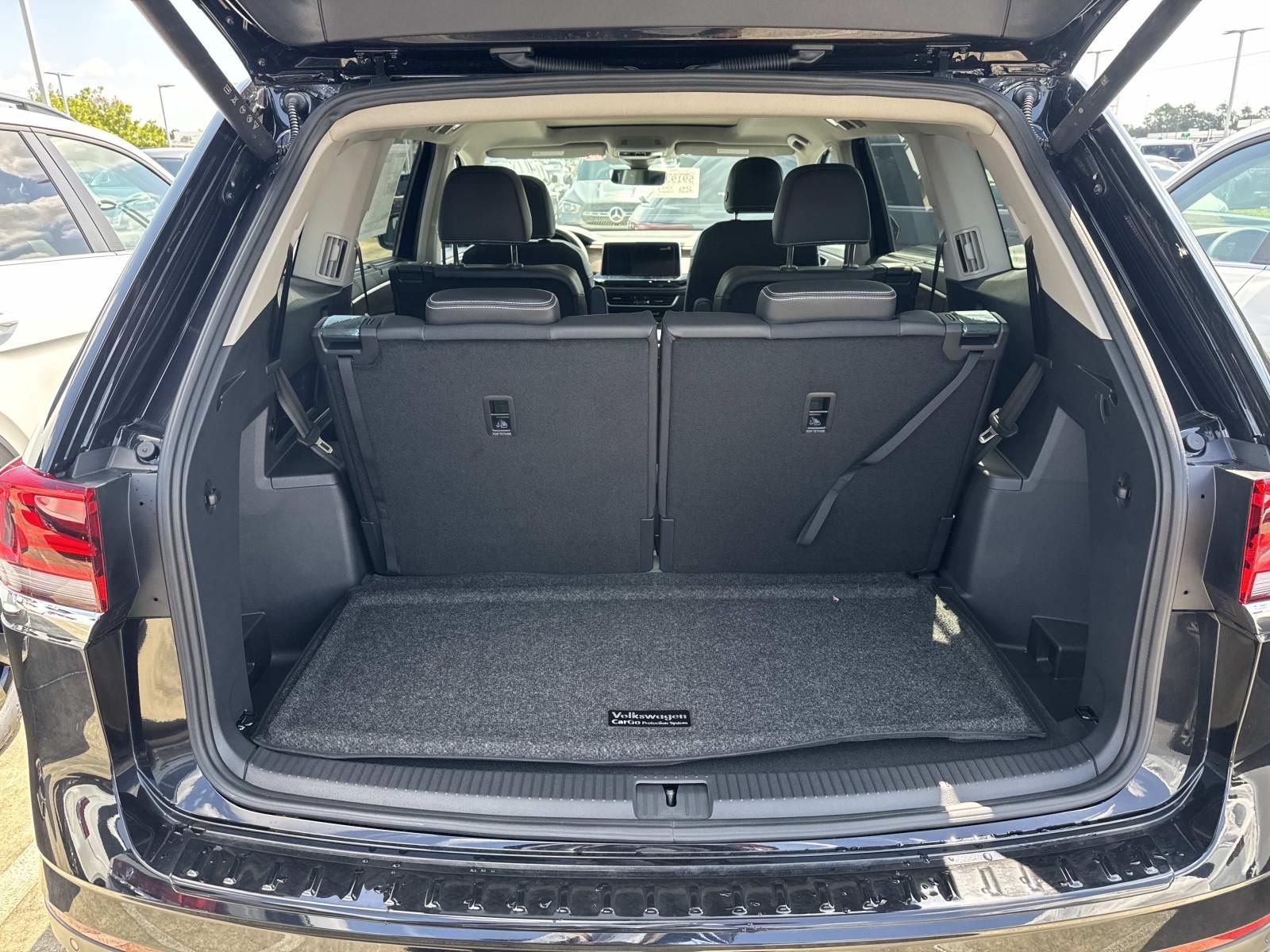 New 2026 Black Volkswagen SE w/Technology image 6
