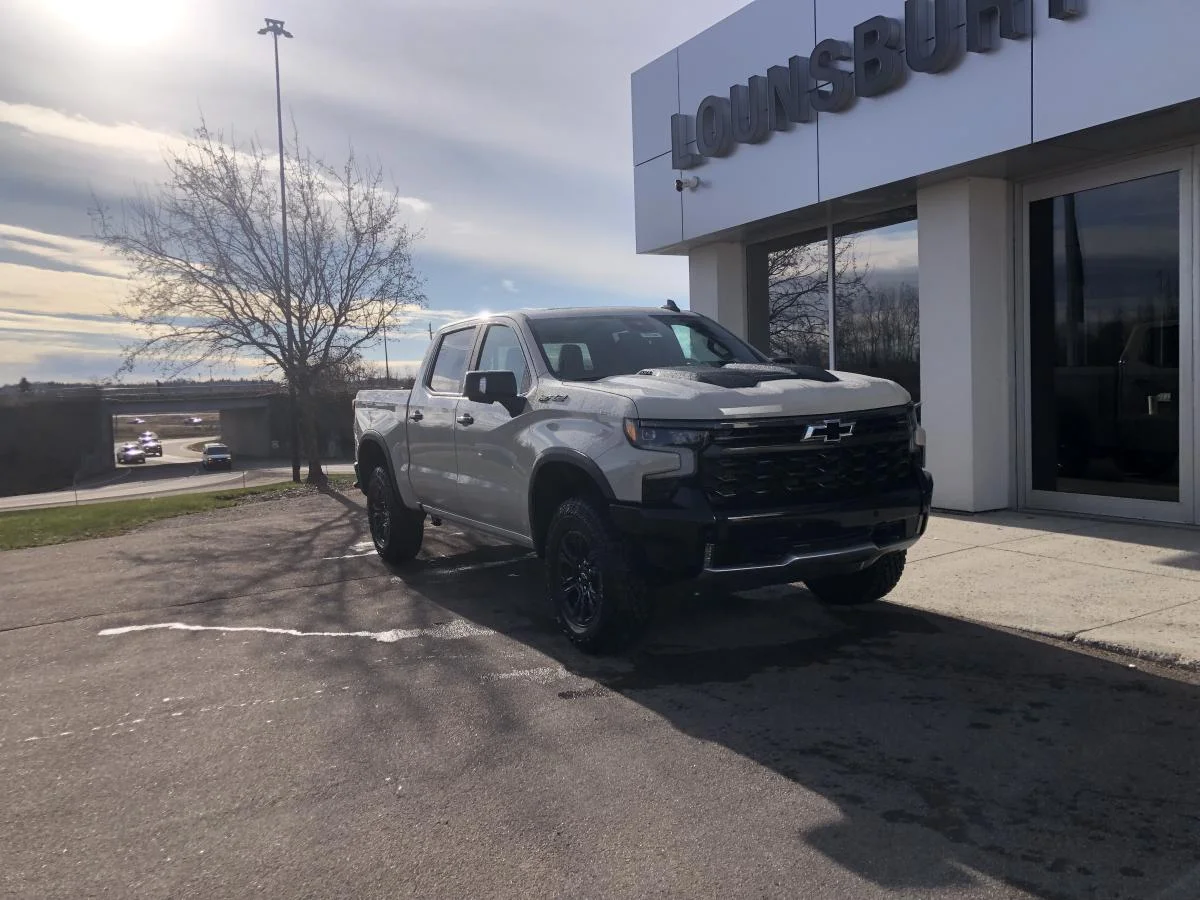Used 2026 White Chevrolet 4WD Crew Cab 147" ZR2 image 1