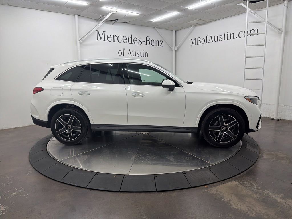 New 2026 Polar White Mercedes-Benz GLC 300 image 42