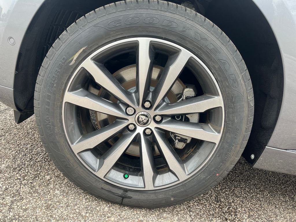New 2026 Eiger Grey Jaguar P250 R-Dynamic S image 20