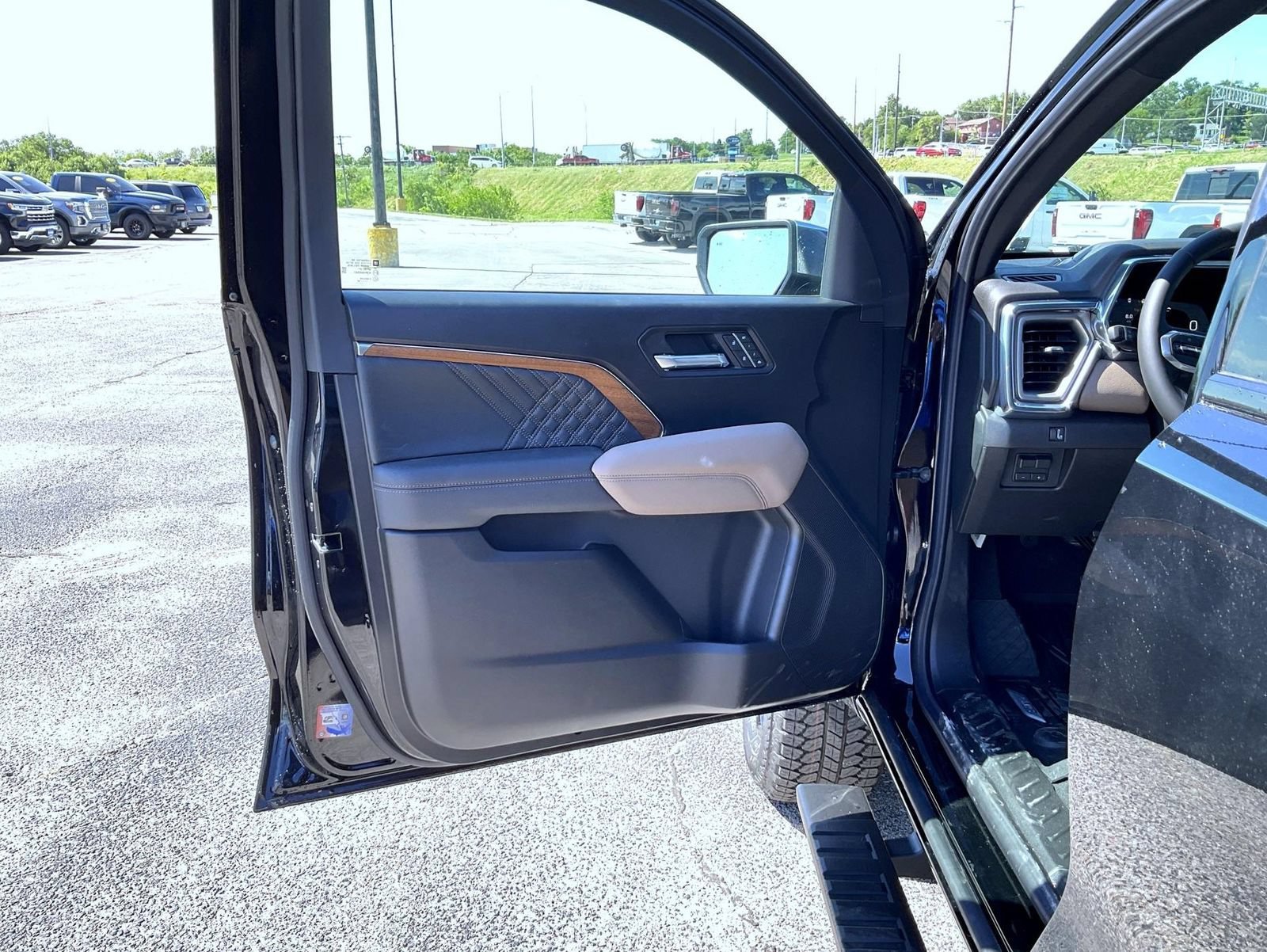 2026 GMC Canyon Denali - Photo 9