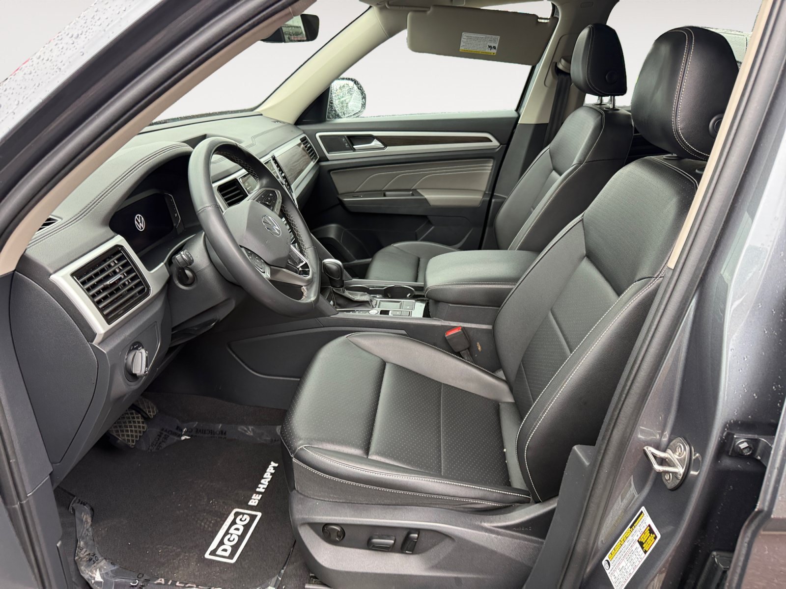 Used 2022  Volkswagen 3.6L V6 SE w/Technology image 10