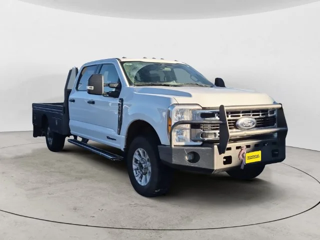 Used 2024 White Ford XLT image 3