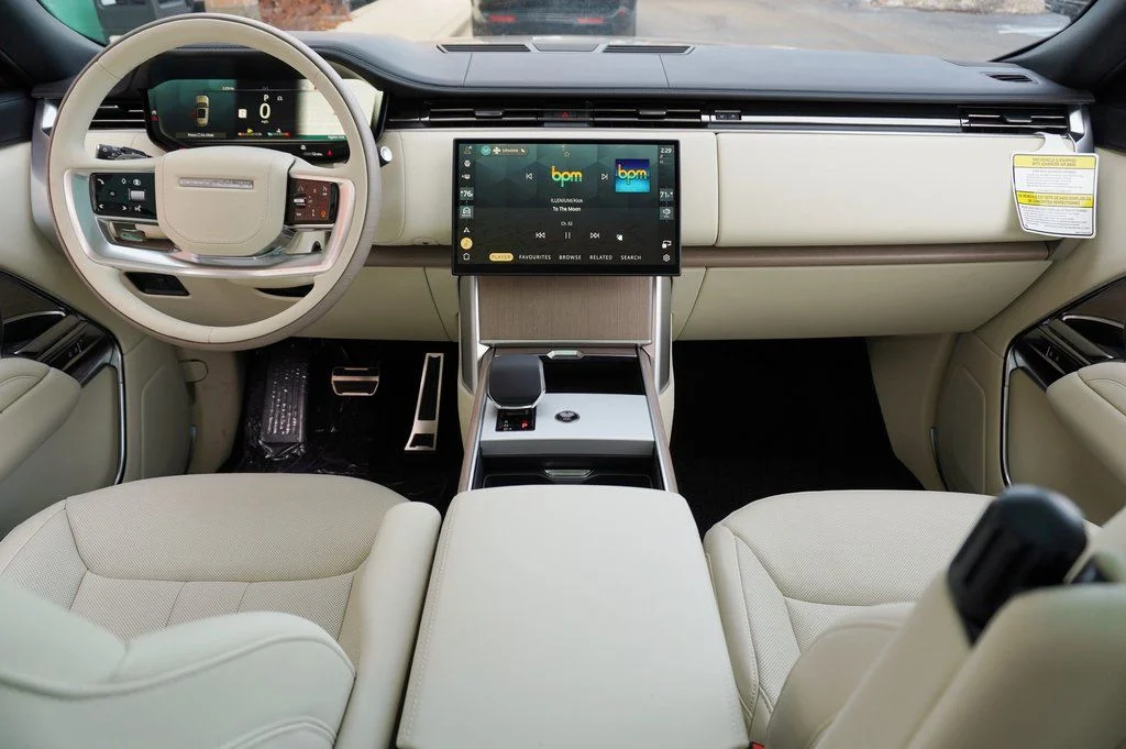 Used 2026 Gold Land Rover SE image 9