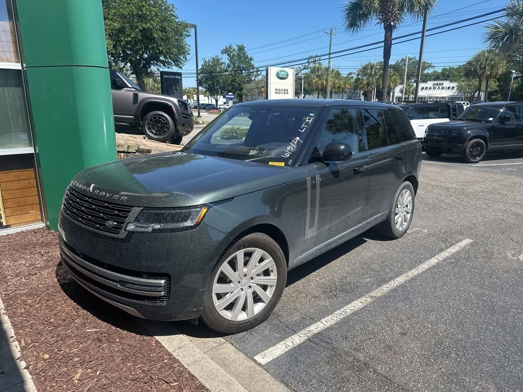 2023 Land Rover Range Rover 3.0 SE SWB's photo