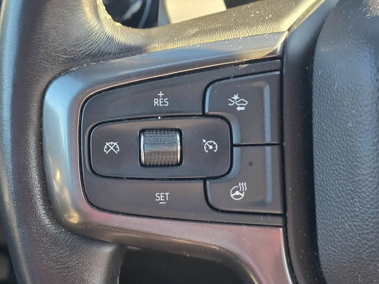 Used 2022 Black Chevrolet ZR2 image 18