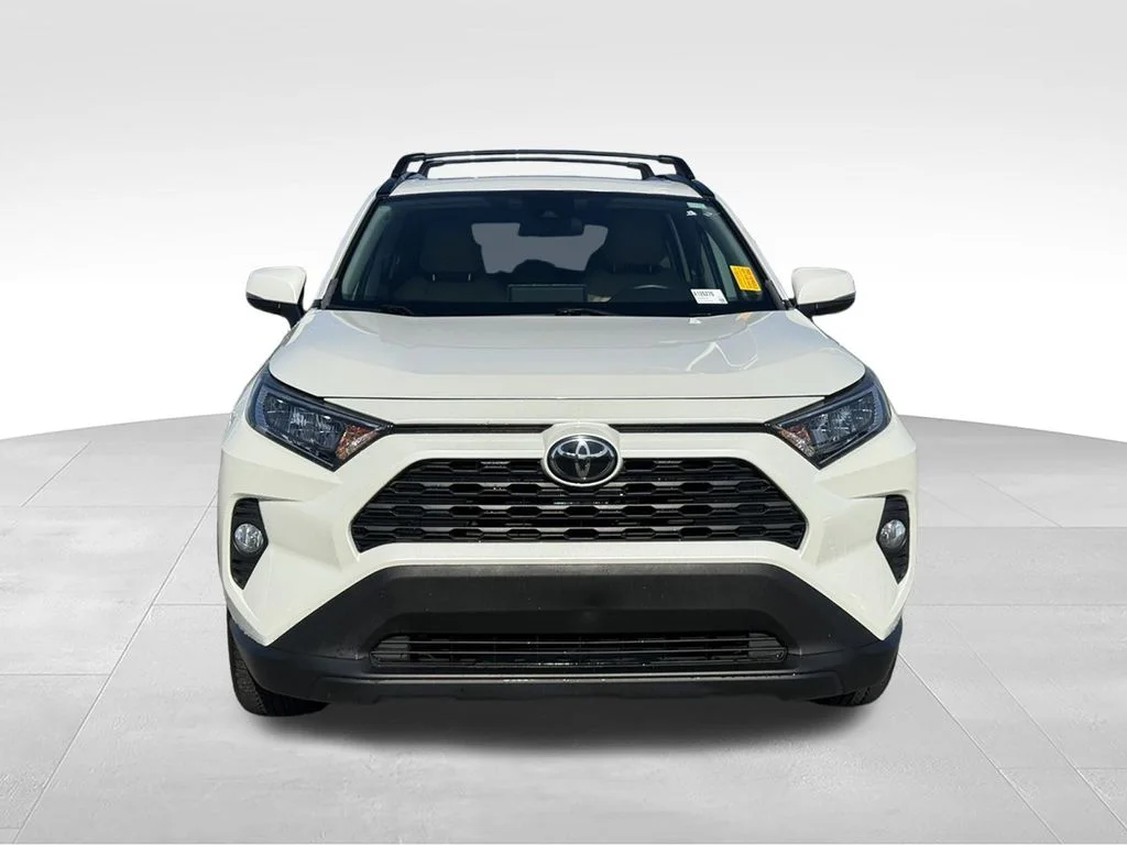 Used 2021 White Toyota XLE Premium image 24