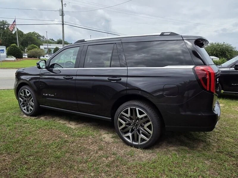 New 2026 Dark Matter Gray Metallic Ford Platinum® image 4
