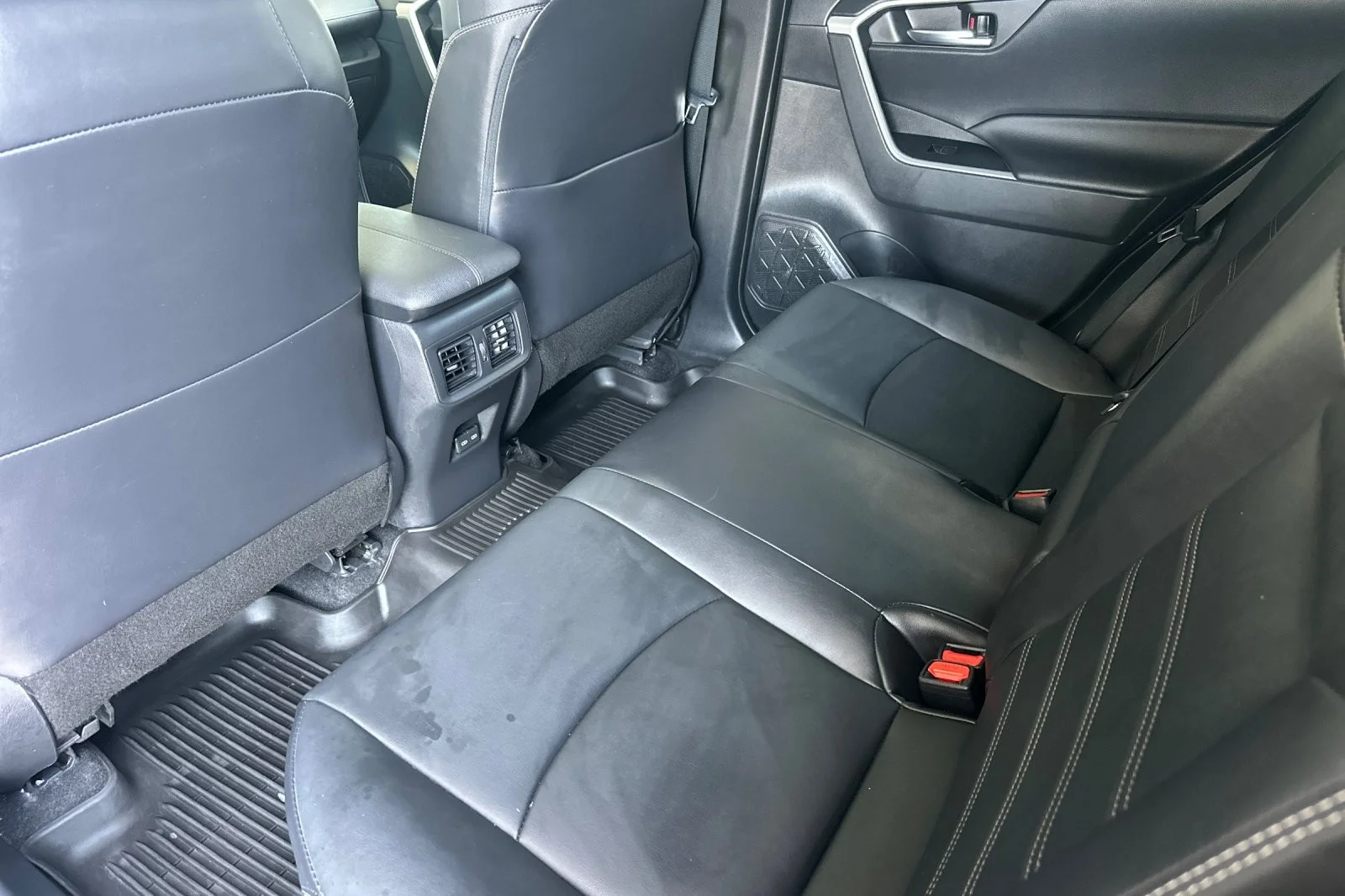 Certified Used 2022 MAGNETIC GRAY Toyota XLE Premium image 11