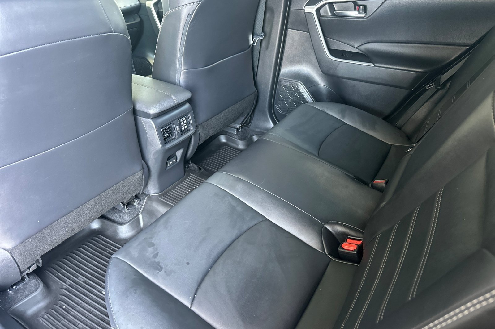 Used 2022 MAGNETIC GRAY Toyota XLE Premium image 11